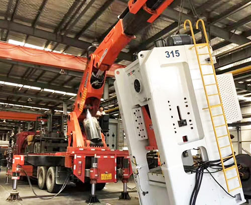 南宫提升工作效率，选择优质折臂吊租赁服务