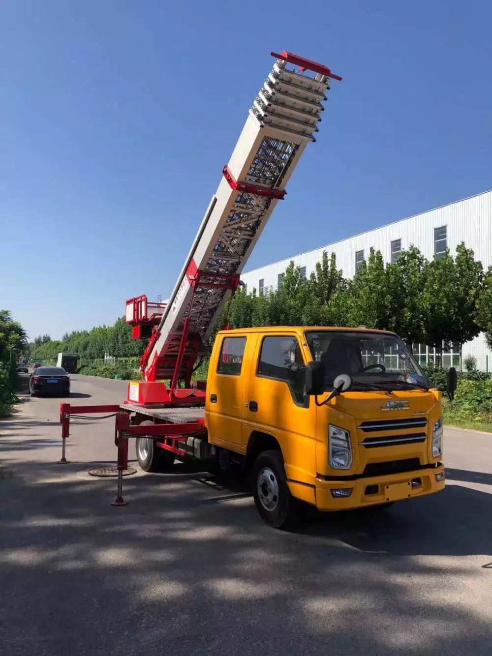 南宫附近的云梯车出租服务：轻松解决高空作业需求