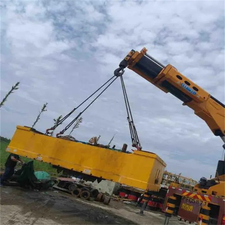 南宫随车吊吊集装箱怎么吊